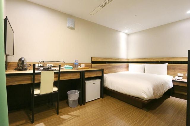 鼎立安商務旅館-標準雙人房-1