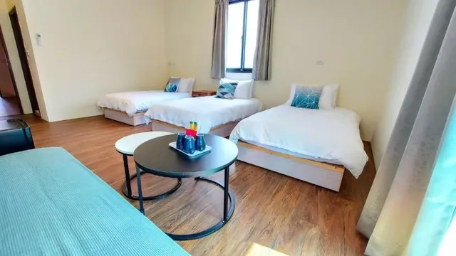 Fish Pointy B&B-Triple Room with Balcony-3