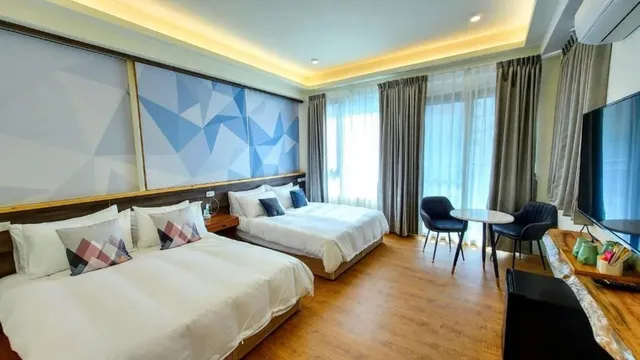 Fish Pointy B&B-Quad Room with Balcony-1