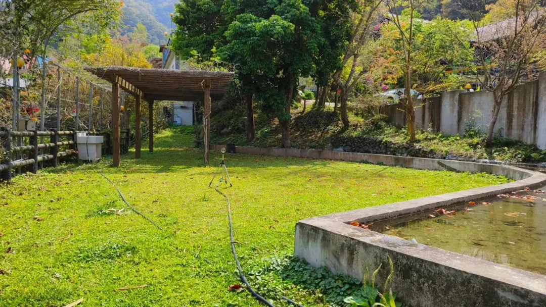 土牧驛健康農莊 | 獨家85折起！頂級原木小木屋、清澈溪流戲水、深山森林浴
