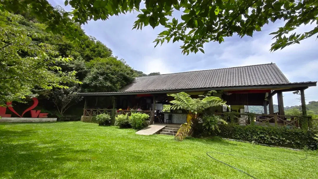土牧驛健康農莊 | 獨家85折起！頂級原木小木屋、清澈溪流戲水、深山森林浴