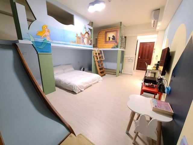 台南三木森 SleepINNx 站前館｜設有點心吧＆遊戲機等、緊鄰孔廟-海洋朵朵四人房-12