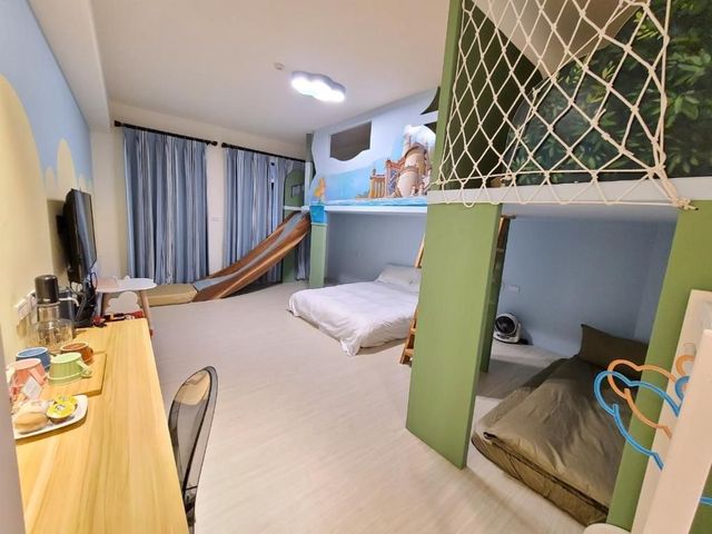台南三木森 SleepINNx 站前館｜設有點心吧＆遊戲機等、緊鄰孔廟-海洋朵朵四人房-11