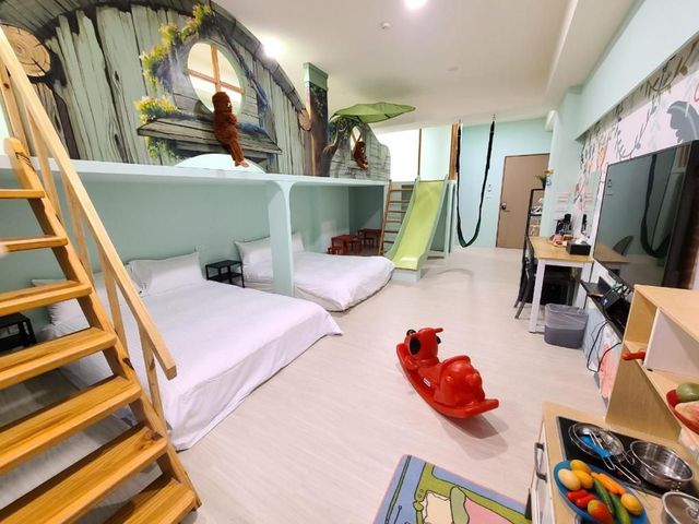 台南三木森 SleepINNx 站前館｜設有點心吧＆遊戲機等、緊鄰孔廟-森林圓舞曲四人房-13