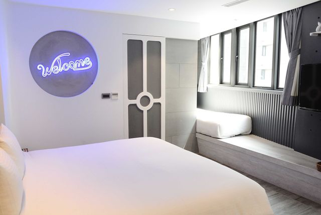 K HOTEL FENGJIA-Deluxe Triple Room with Bath-3