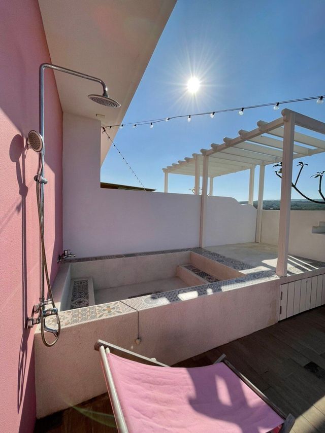 Pinky Promise Villa-Earth Rose Double Room RF32-5