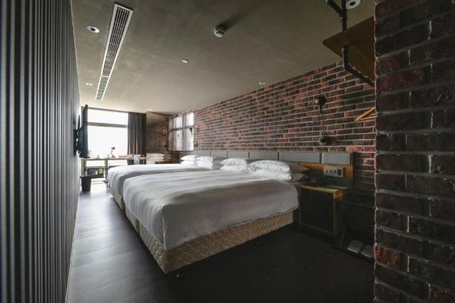 城市商旅-駁二館-豪華四人房 l 含早餐-4