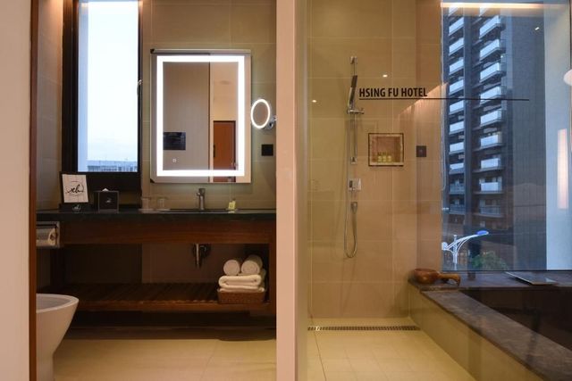 Happy Township Hot Spring Hotel-Standard Double Room-6