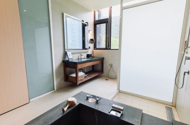 Happy Township Hot Spring Hotel-Standard Double Room-9