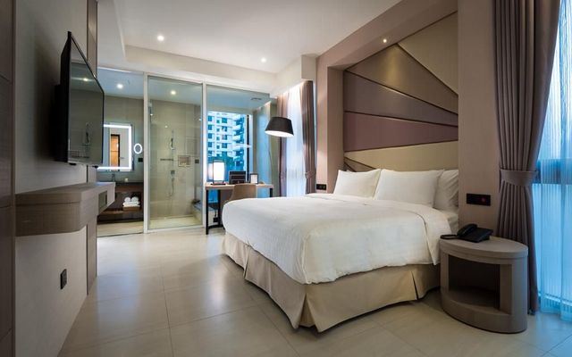 Happy Township Hot Spring Hotel-Standard Double Room-1