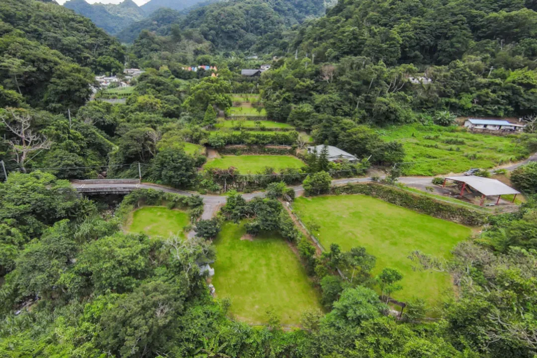 土牧驛健康農莊 | 獨家85折起！頂級原木小木屋、清澈溪流戲水、深山森林浴