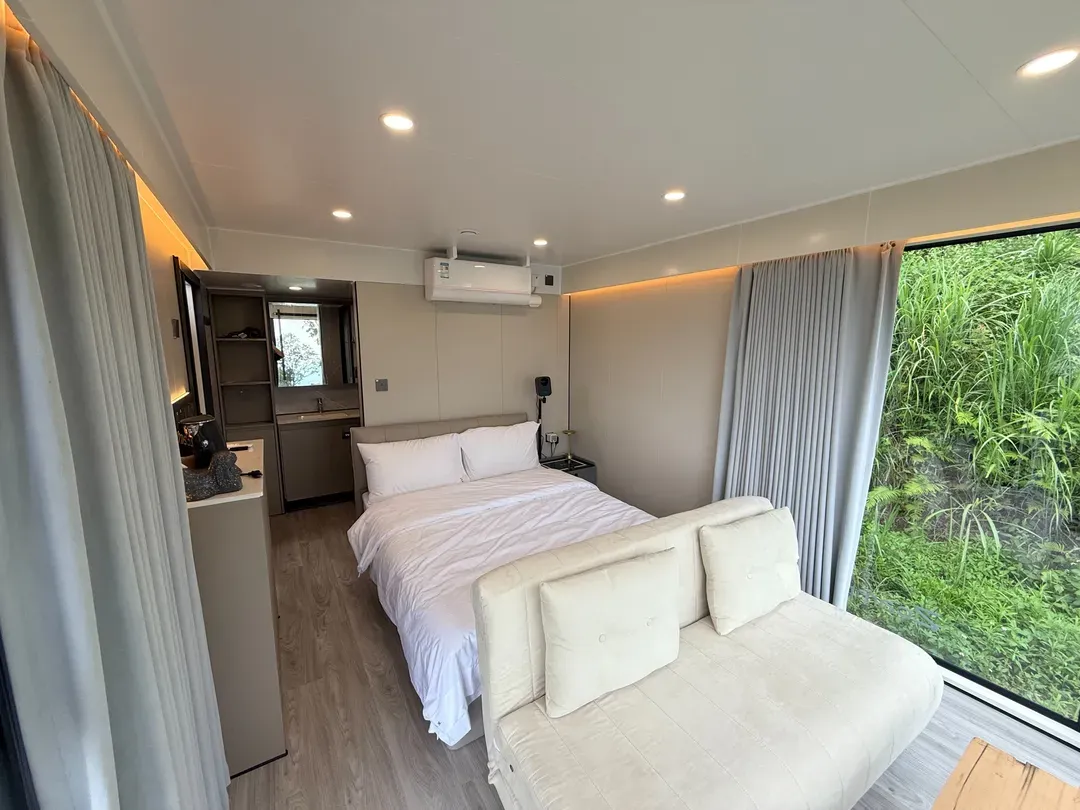 尖石森夜藏星免搭帳露營區｜全新上架！景觀露營車、獨立衛浴、雲海星空秘境