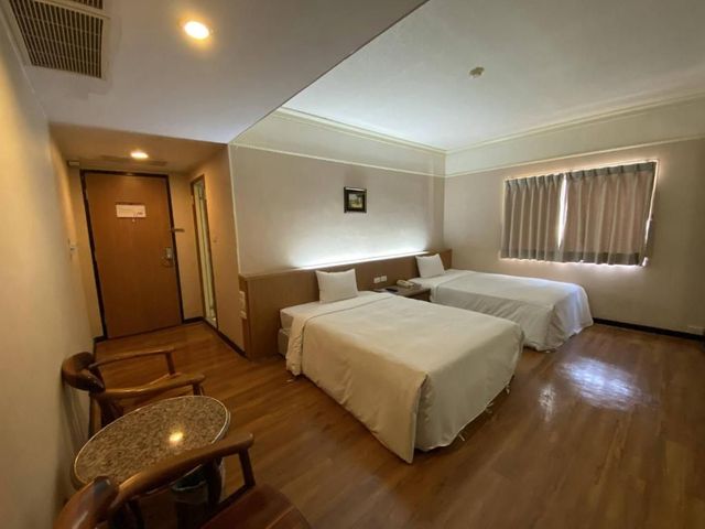 Tapeng Bay Holiday Hote-Deluxe Twin Room-5