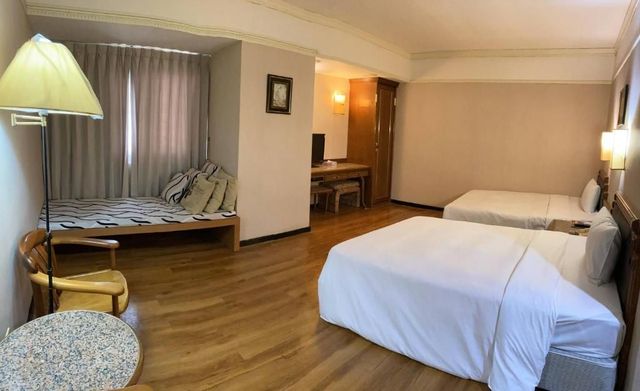 Tapeng Bay Holiday Hote-Deluxe Twin Room-4
