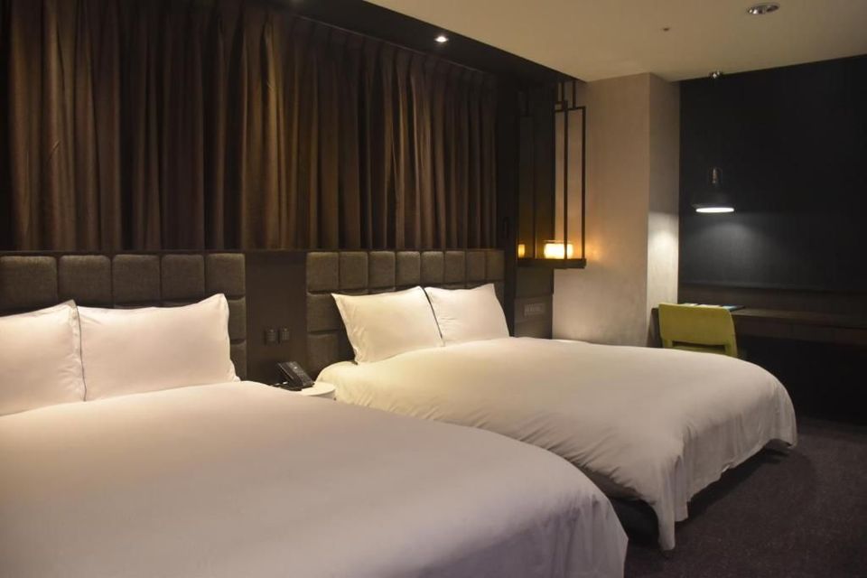 夏都城旅安平館｜多項親子設施-豪華四人房-2