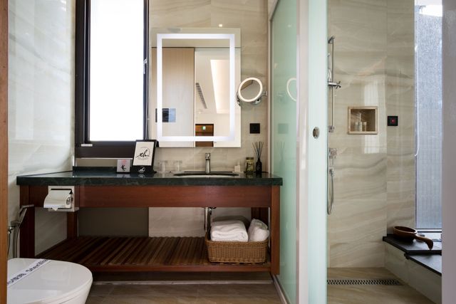 Happy Township Hot Spring Hotel-Deluxe Double Room-5