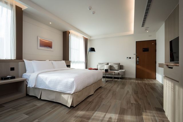 Happy Township Hot Spring Hotel-Deluxe Double Room-3