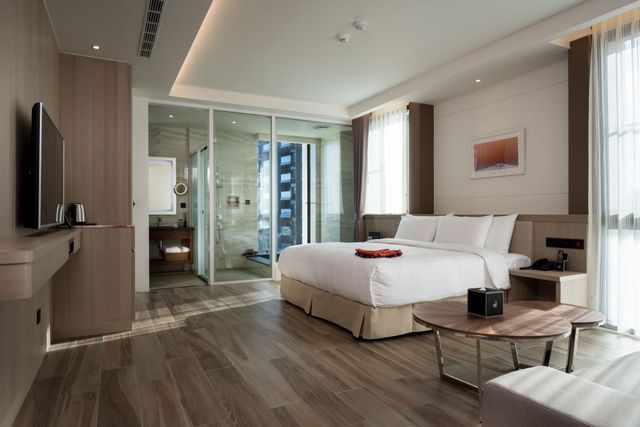 Happy Township Hot Spring Hotel-Deluxe Double Room-1