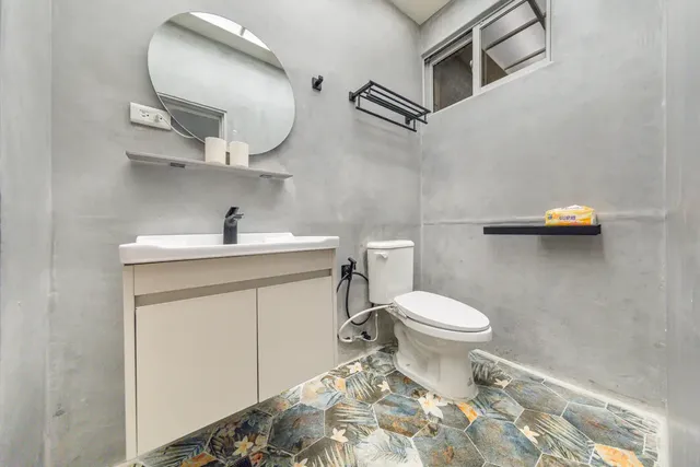 Lane 32-Standard Double Room-101-13