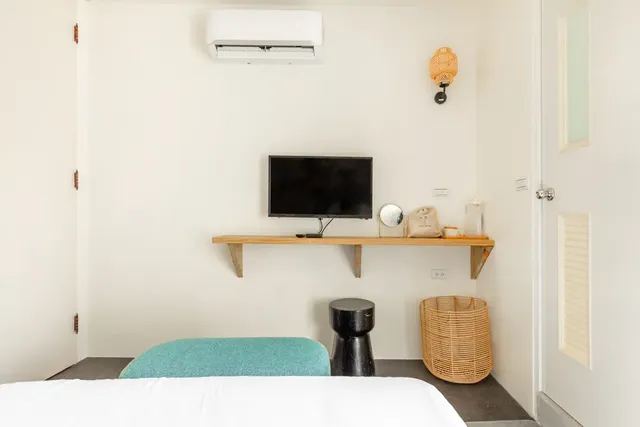 Lane 32-Classic Double Room with Balcony-202-8