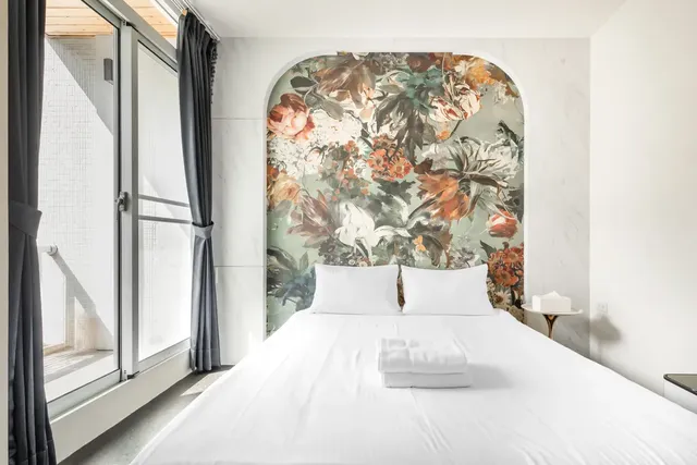 Lane 32-Classic Double Room with Balcony-202-3