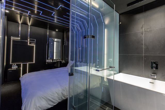 Bellus Inn｜老屋空間再造、設計旅店-藍光房型-3