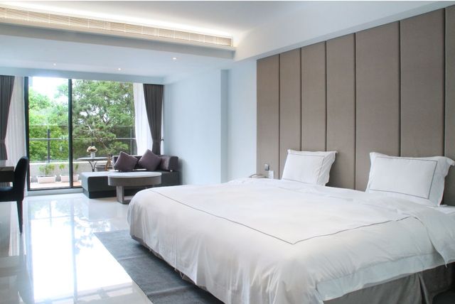 Gamalan Spring Hotel-Deluxe Double Room-1