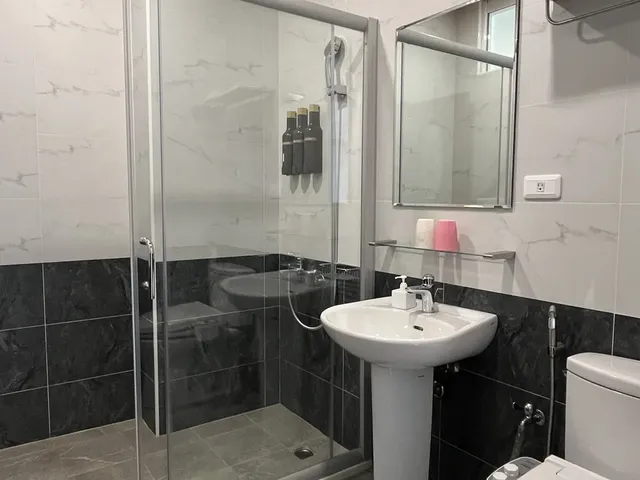 windseahillinn-502 Steady Small Balcony Double Room-9