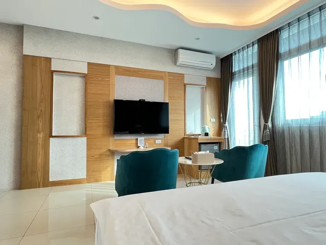 windseahillinn-502 Steady Small Balcony Double Room-4