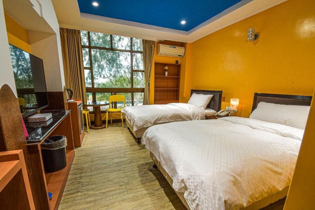 Jinsa Lakeside View Resort