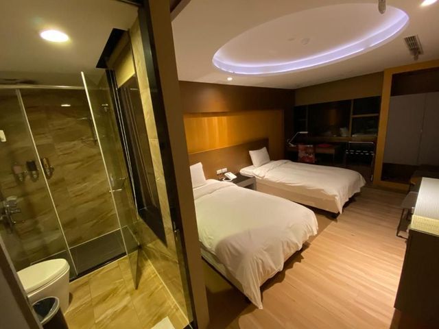 金沙湖畔渡假會館｜提供定點接駁服務、近沙美老街、毋忘在莒-豪華雙人房【兩單床】-3