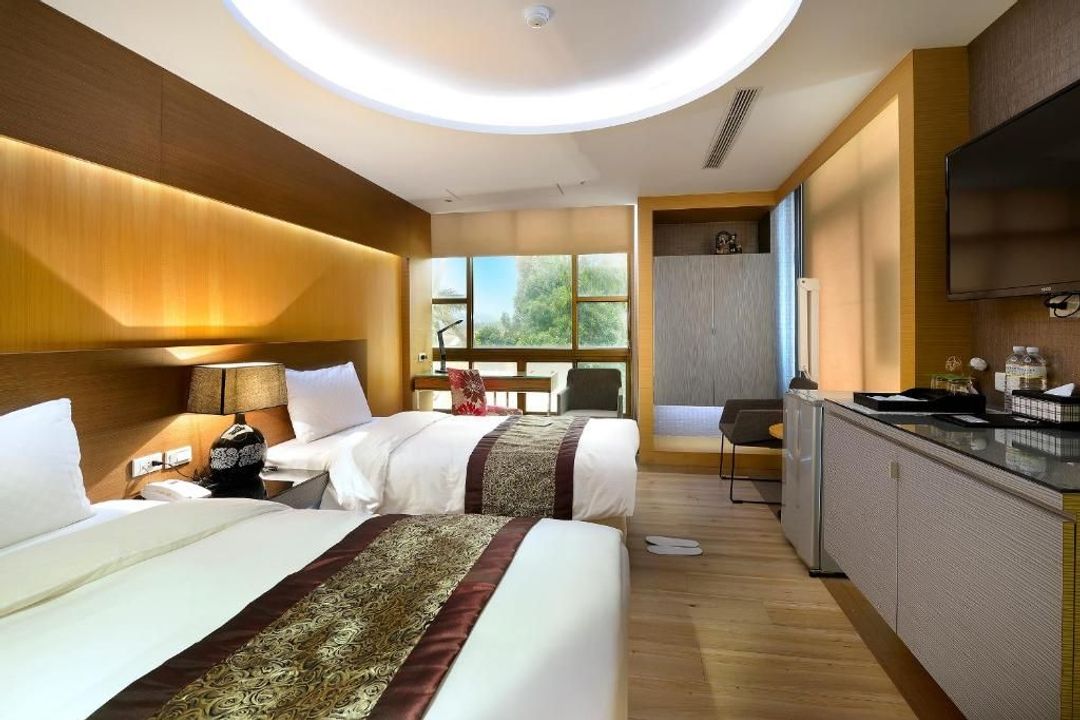 Jinsa Lakeside View Resort