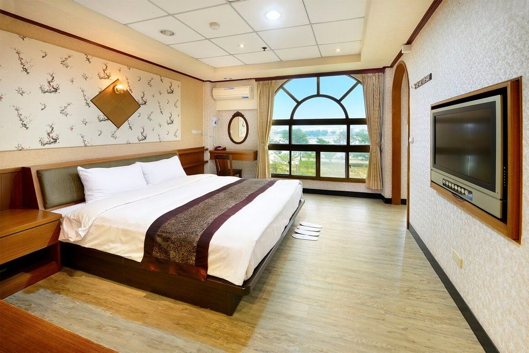Jinsa Lakeside View Resort