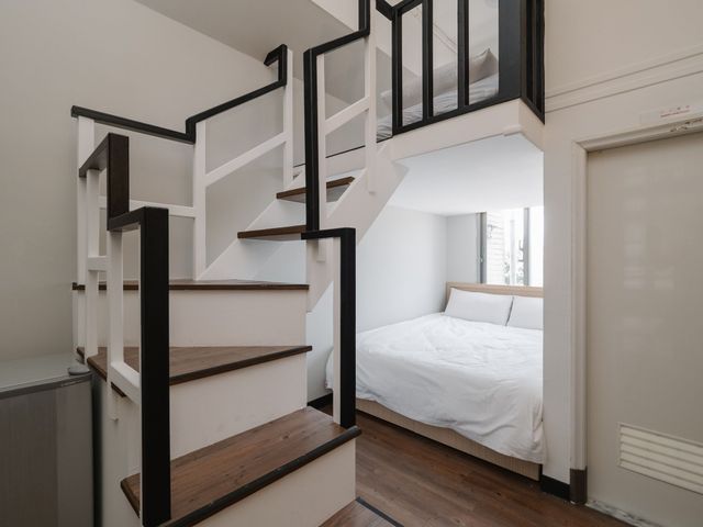 CJ ホテル｜オプションの数量限定ロフトルーム-Duplex Triple Room-3