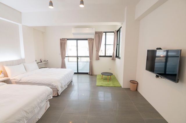 在水一方-舒適四人房-6
