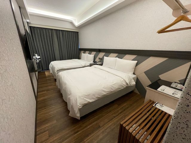 Weifeng Boutique Business Hotel (Zhanqian Branch)-Deluxe Business Quadruple Suite with Balcony-5