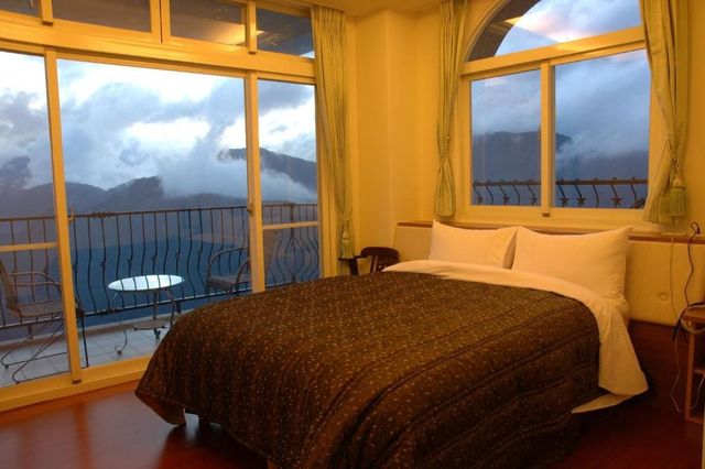 Star Villa-Classic Double Room with Balcony-4
