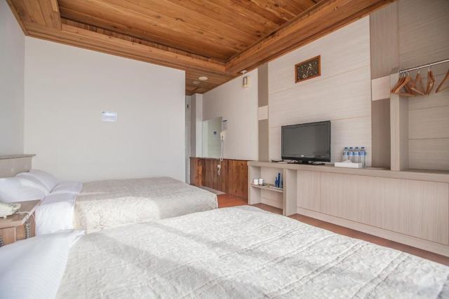 Star Villa-Family Room with Balcony-3