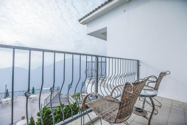 Star Villa-Family Room with Balcony-4