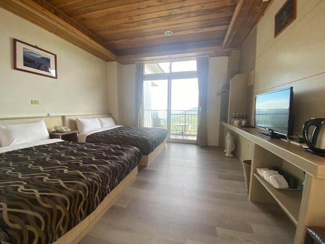 Star Villa-Family Room with Balcony-1