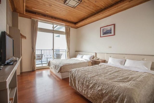 Star Villa-Family Room with Balcony-2