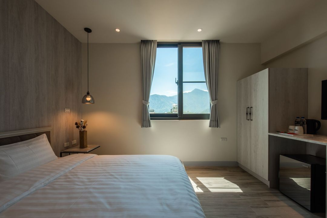 Skilled humanities travel guest house