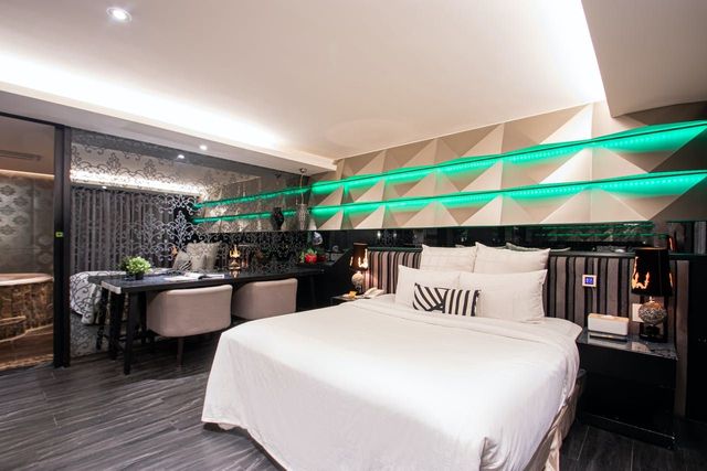 Lilaiinn-New! Deluxe Double Room-1