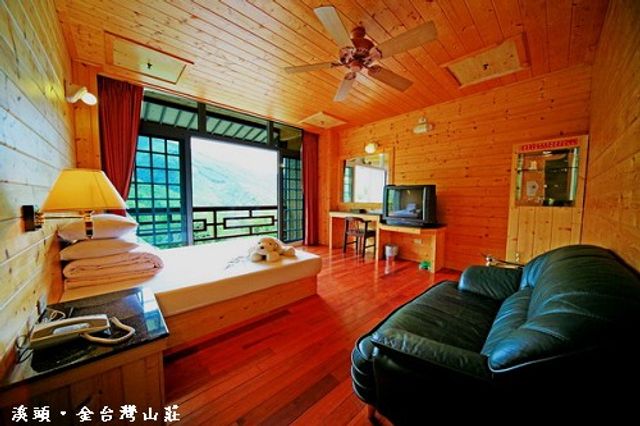 原木景觀雙人房