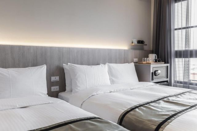 Hotel Yam Lagom-Standard Quadruple Room-5