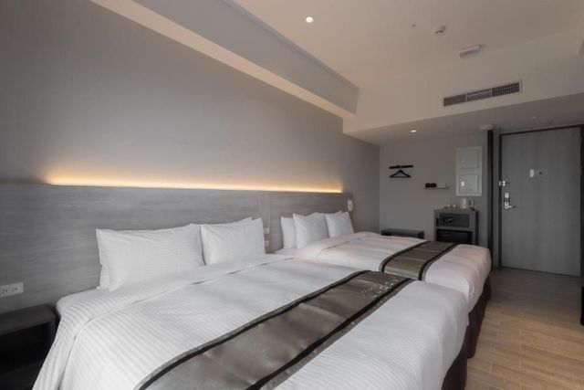 Hotel Yam Lagom-Superior Quadruple Room-7