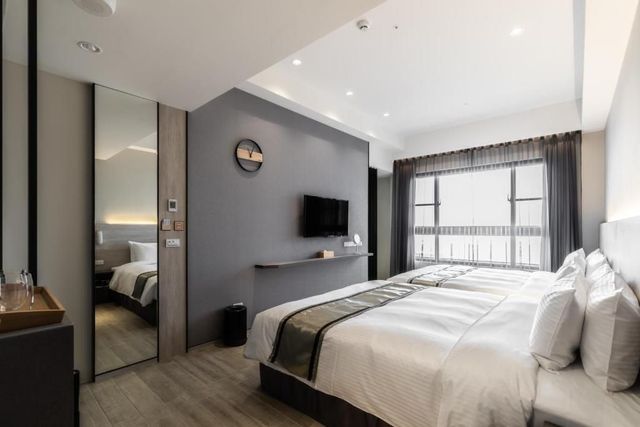 Hotel Yam Lagom-Superior Quadruple Room-1