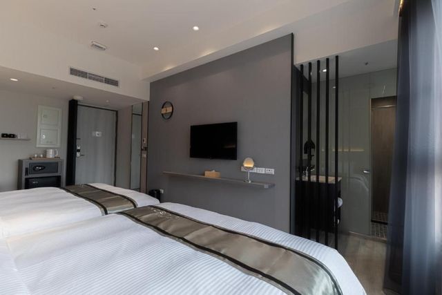 Hotel Yam Lagom-Superior Quadruple Room-6