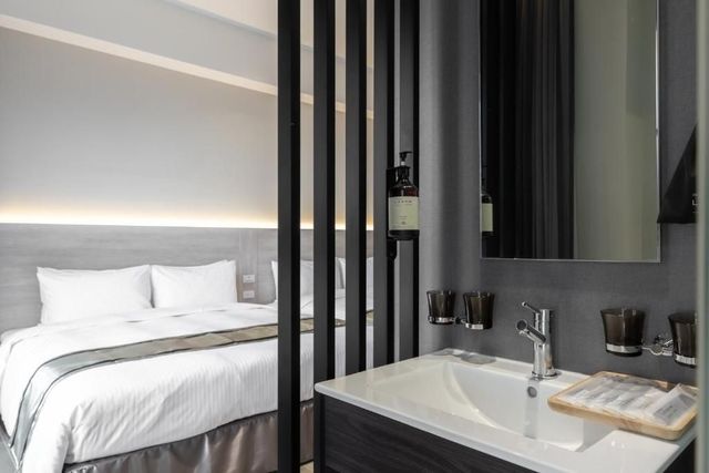 Hotel Yam Lagom-Superior Quadruple Room-4
