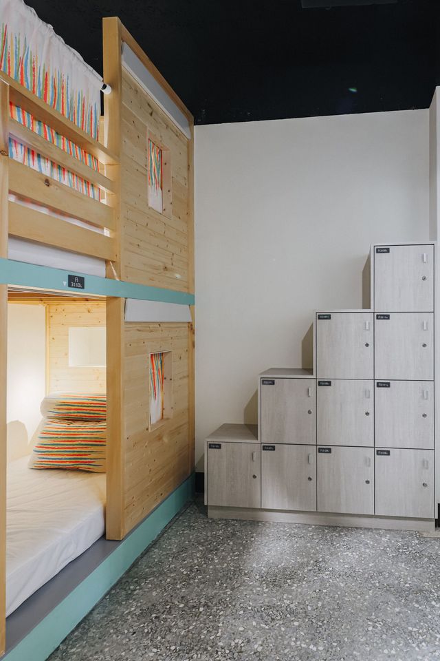 阿信輕旅 Hostel & Cafe｜緊鄰台南孔廟-混合宿舍房的 1 個上下鋪床位-前棟-5